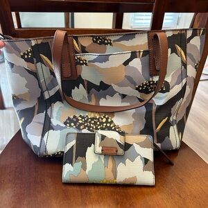 Fossil tote and matching wallet set